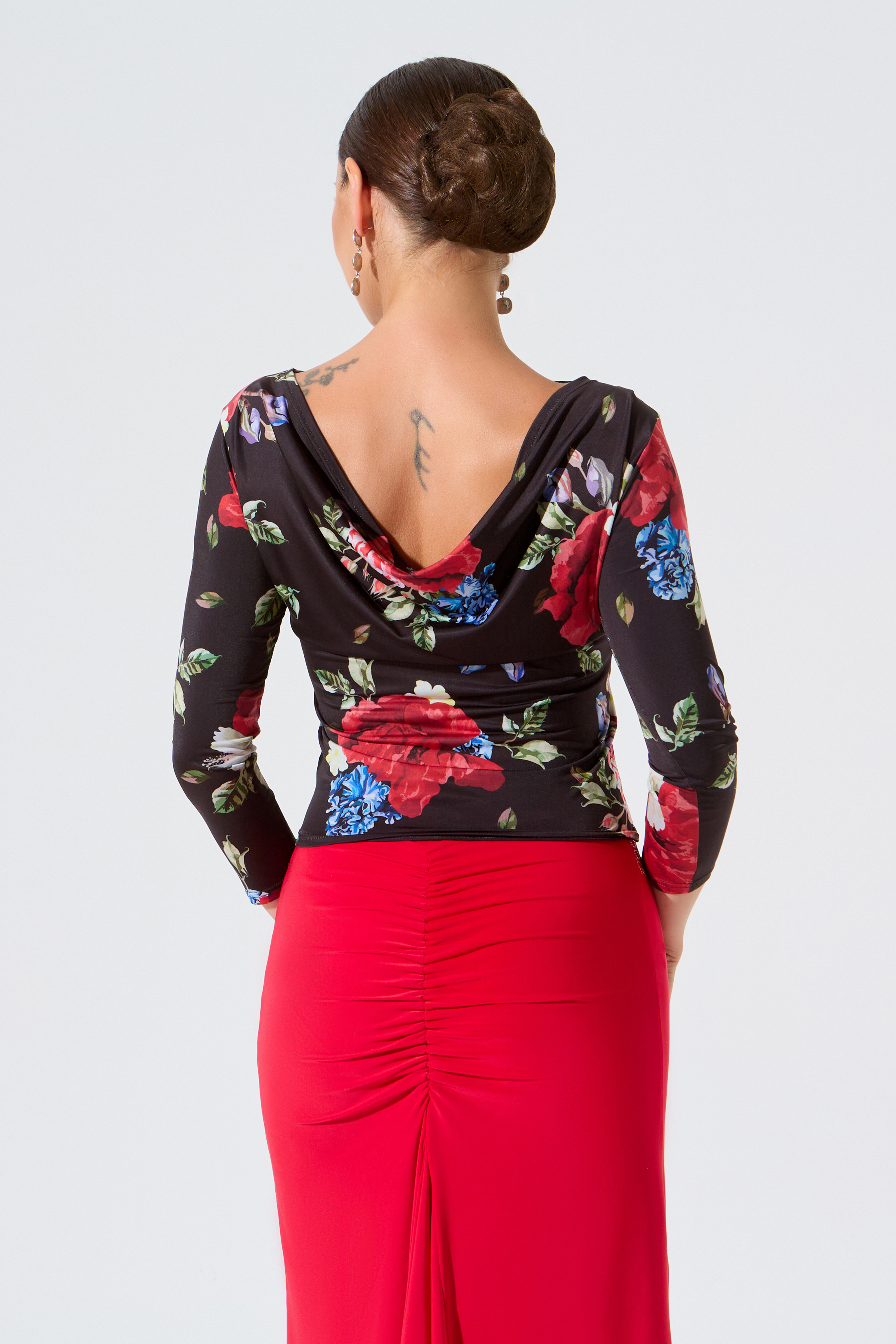 Блузка с качелью на спине (цветочный принт)