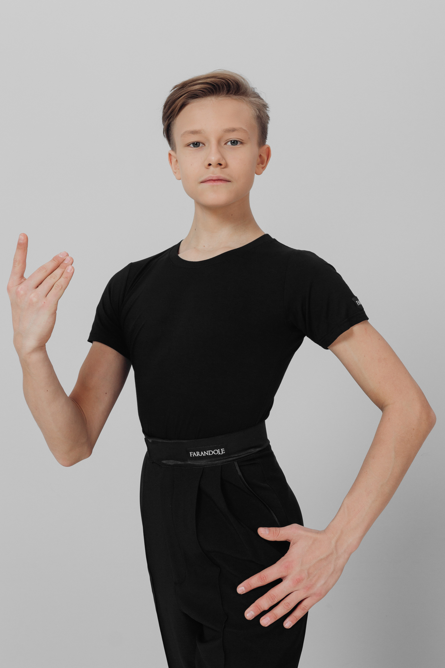 Футболка облегающего силуэта  с круглым вырезом