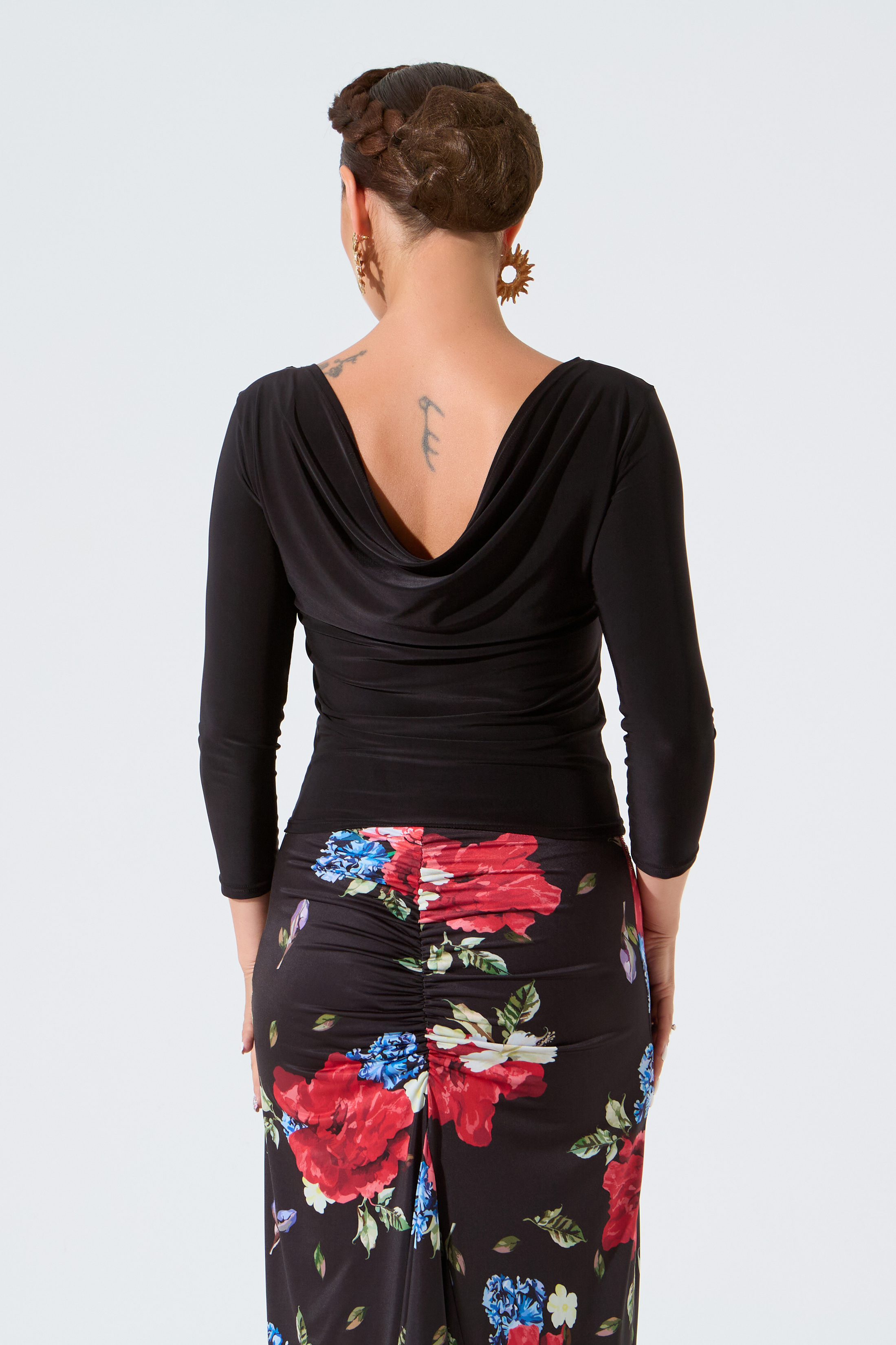 Блузка с качелью на спине (черный)