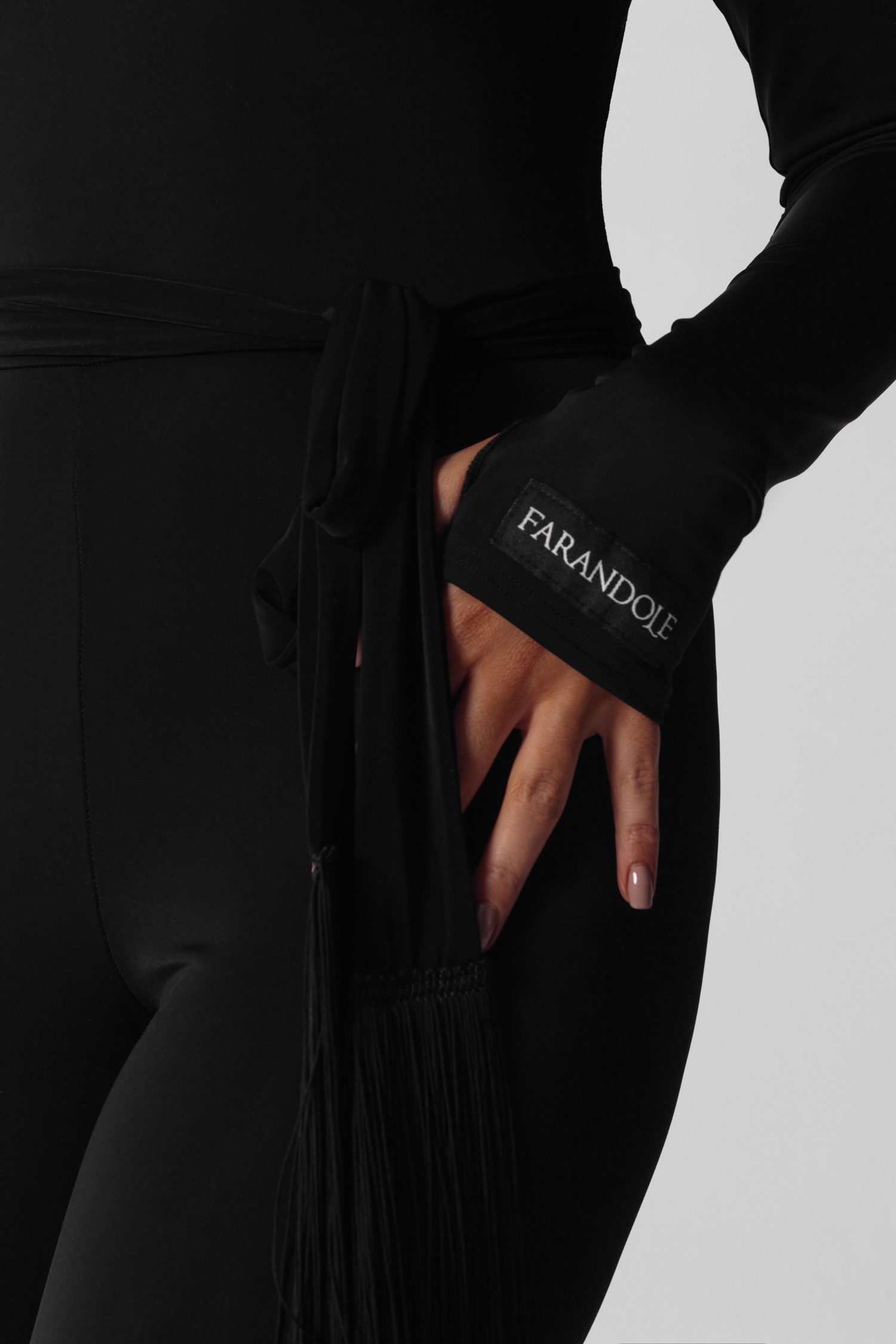 Пояс с бахромой на концах