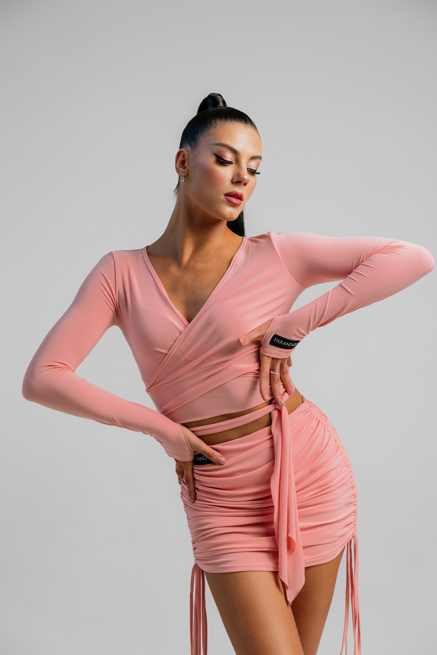 Блузка укороченная с запахом (розовый)