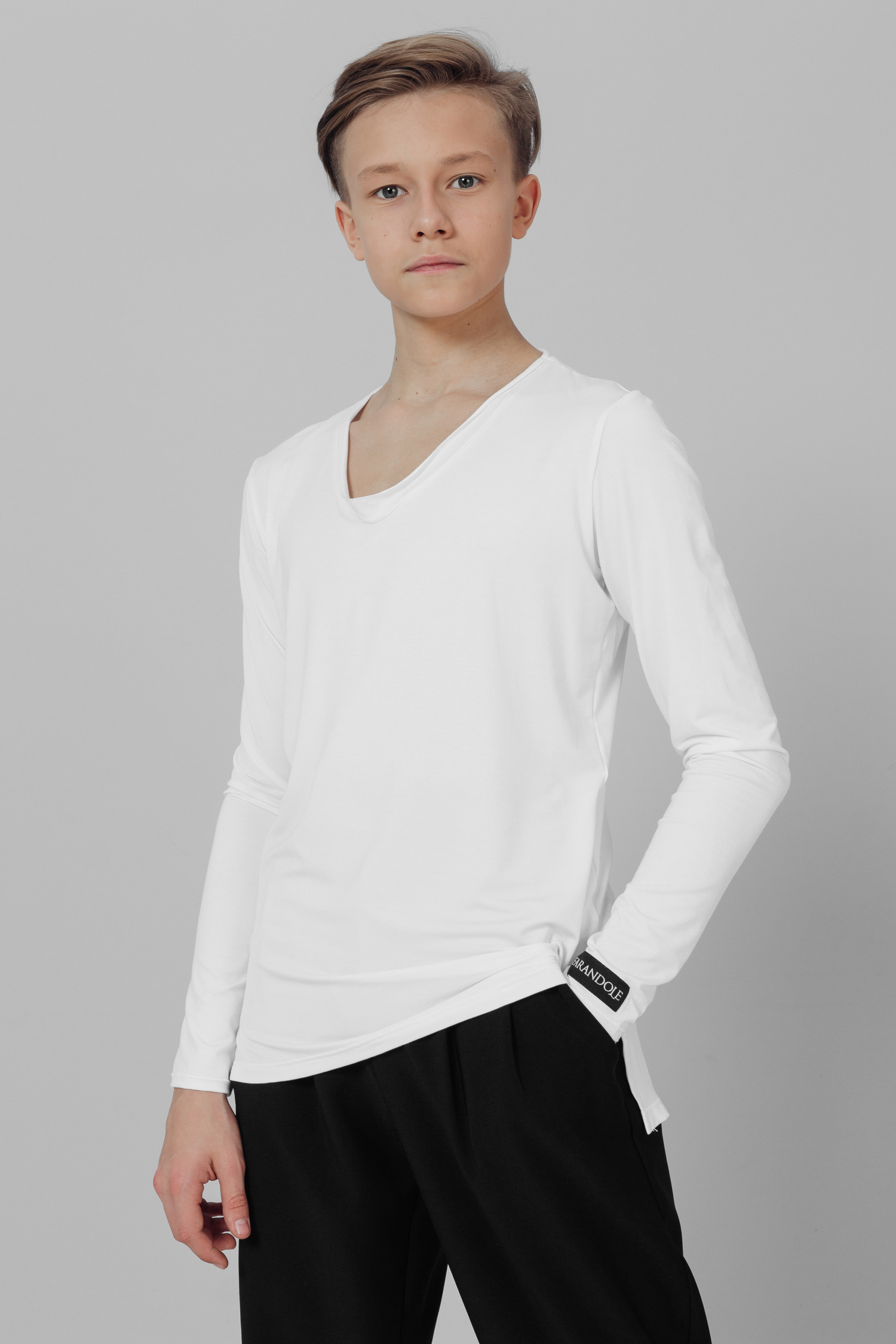 Лонгслив с глубоким вырезом