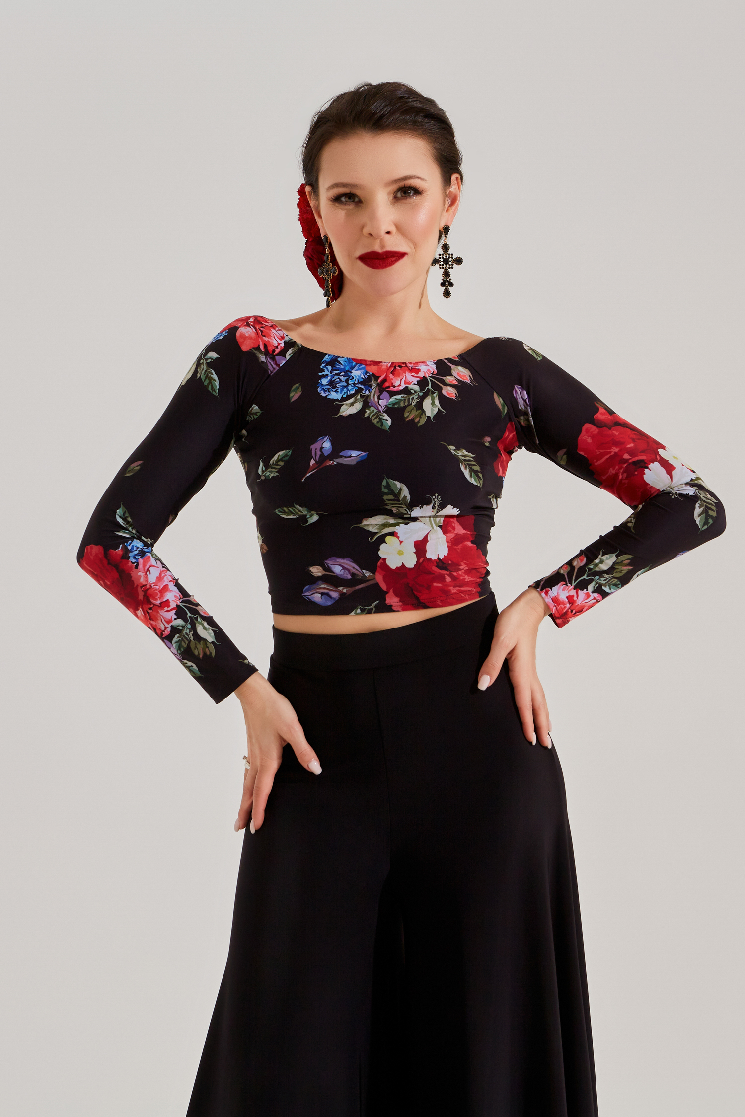 Блузка с заниженной линией плеча (цветочный принт)