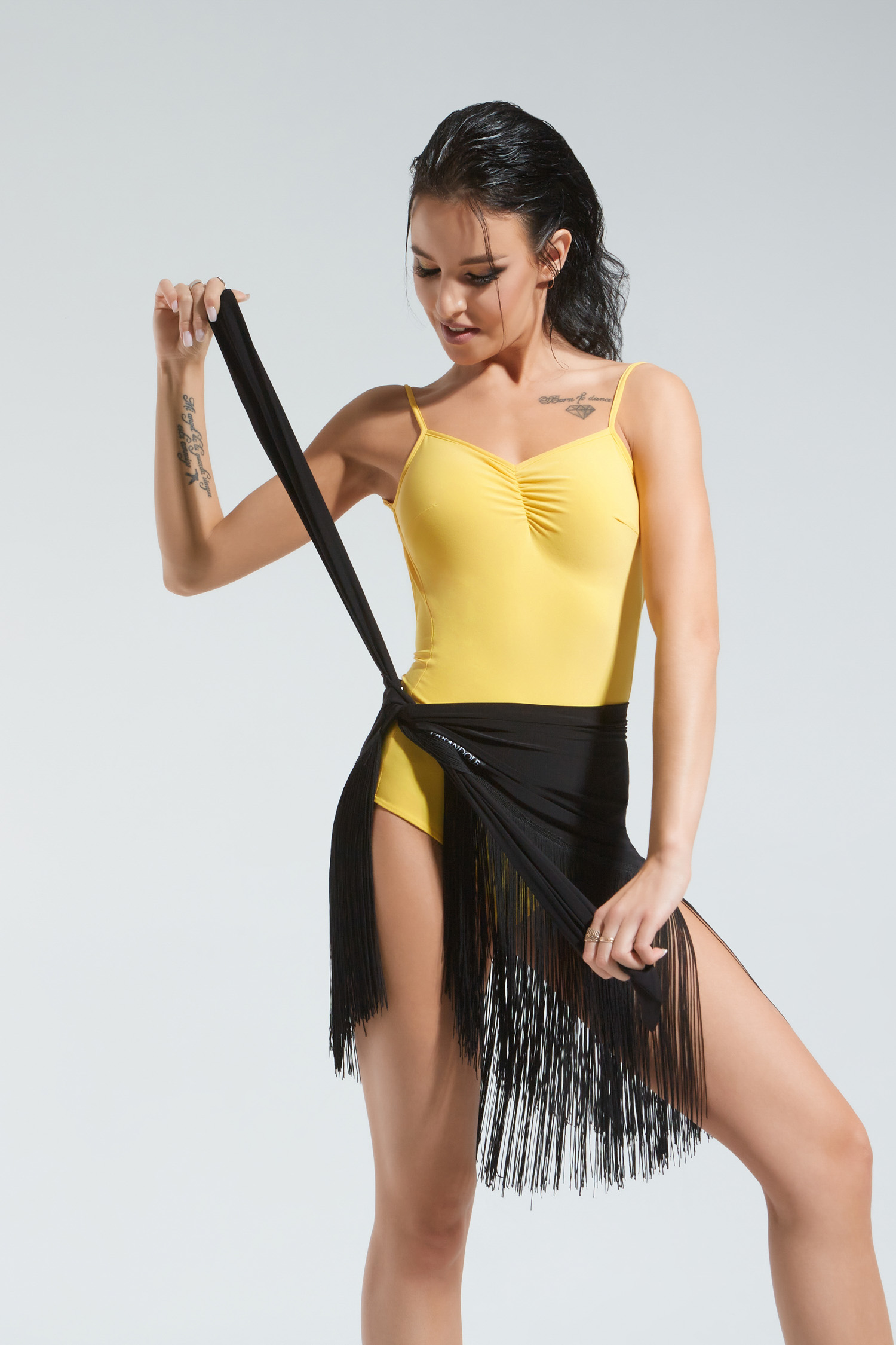 Платок с бахромой 30 см (черный)