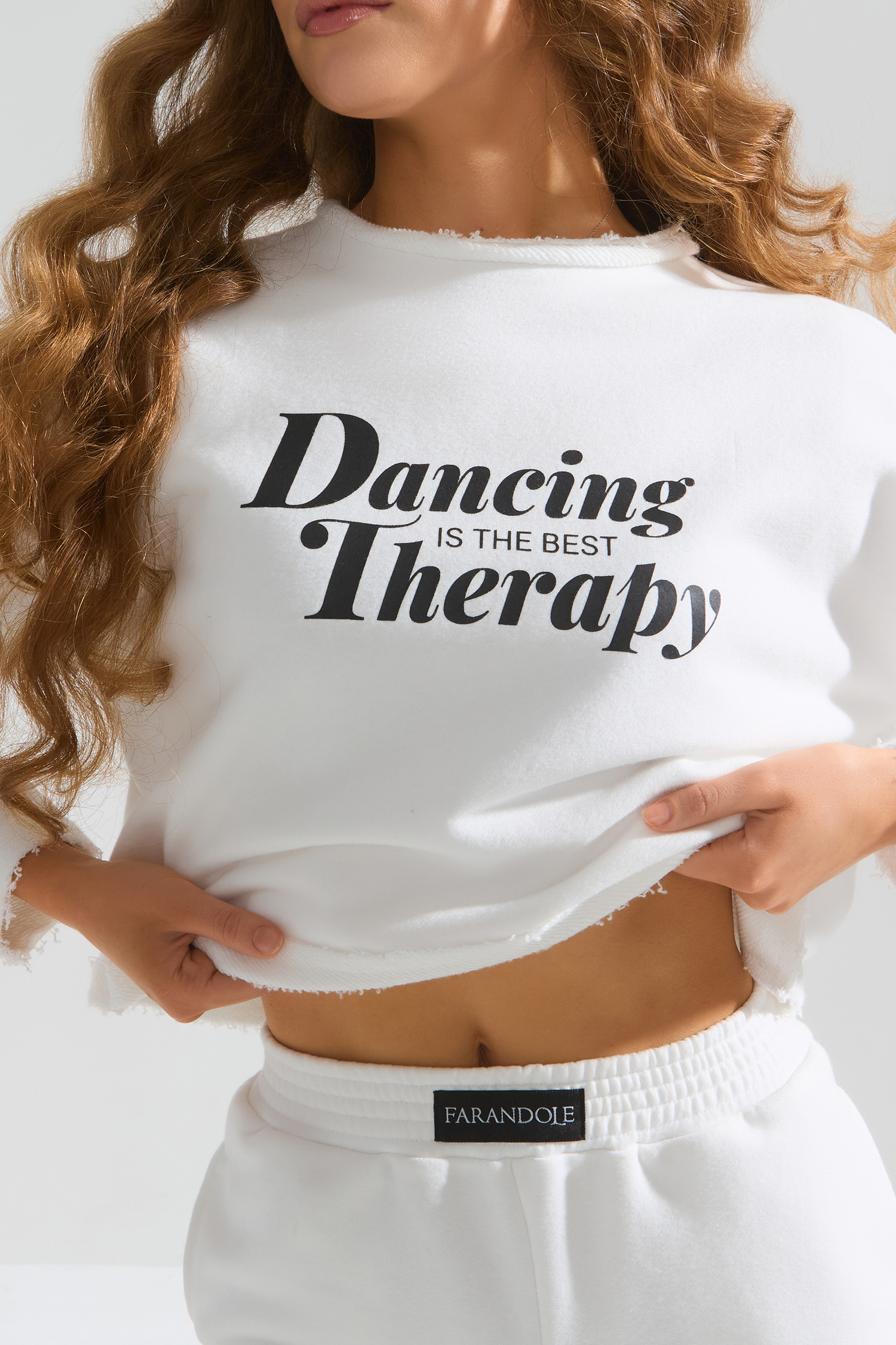 Свитшот короткий "Dancing is the best Therapy" (тофу)