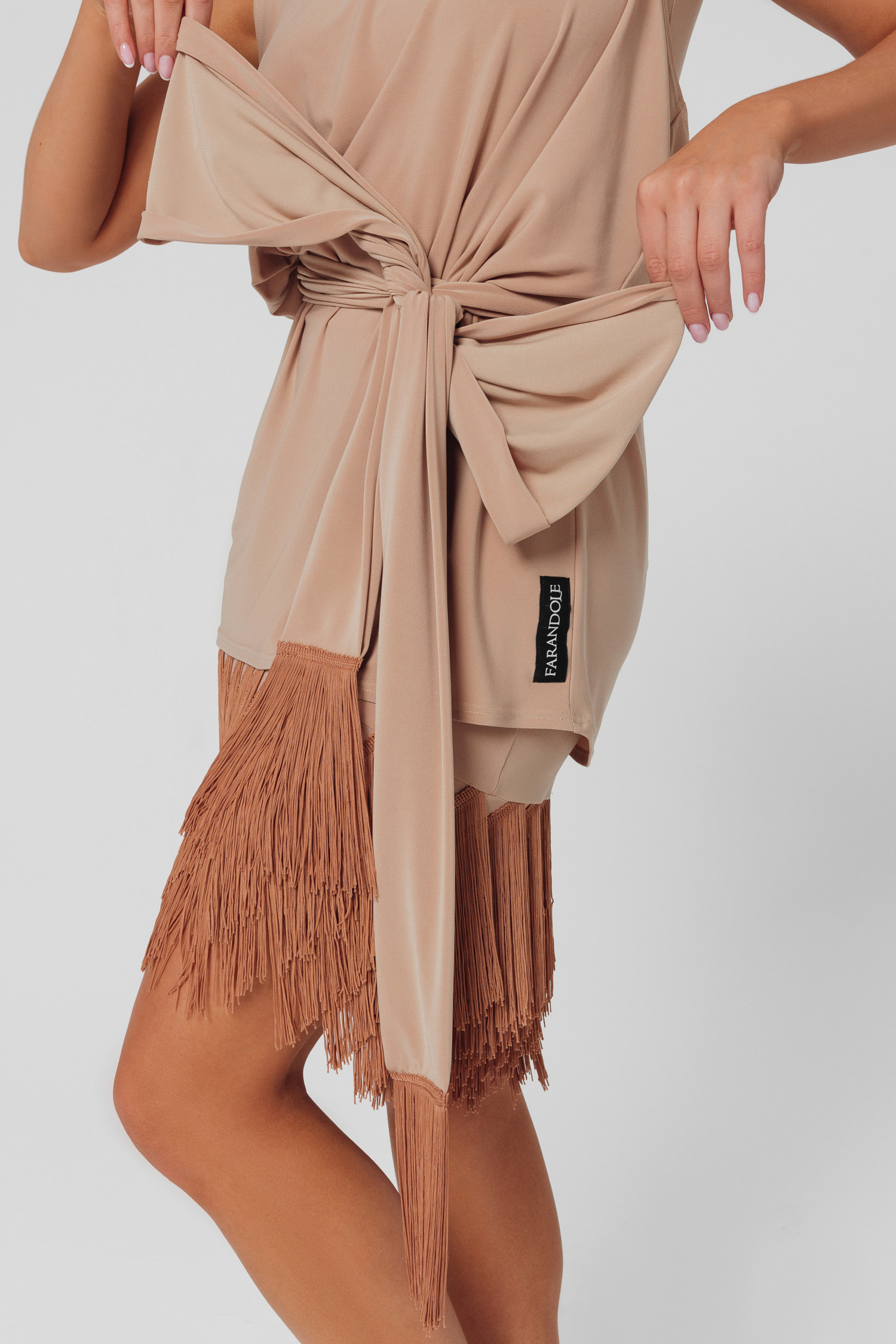 Пояс широкий с бахромой на концах (телесный)