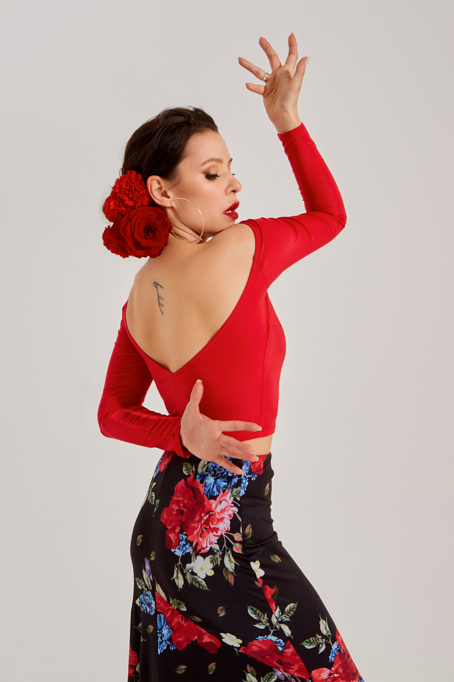 Блузка с заниженной линией плеча (красный)