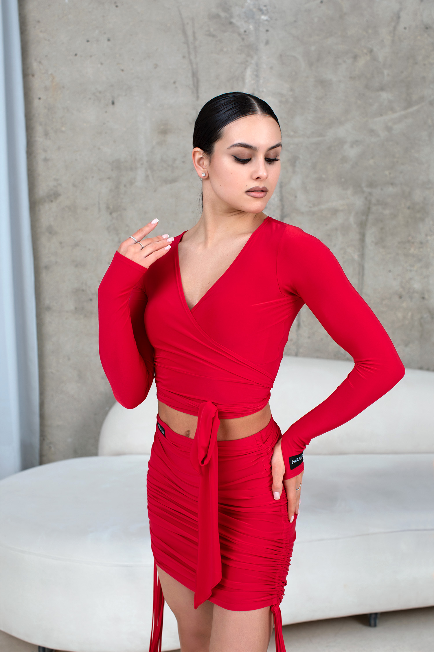 Блузка укороченная на запах (красный)